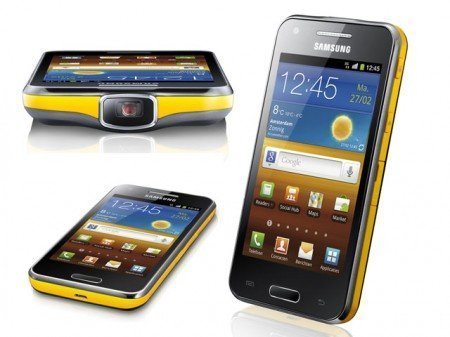 Imagem lateral e frontal do Samsung Galaxy Beam I8530 Ficha técnica completa do Samsung Galaxy Beam I8530