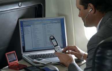 Perigo dos eletrônicos em aviões