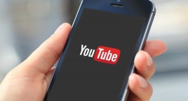 Usar YouTube no fundo
